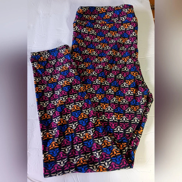 LuLaRoe Pants - Lularoe Womens TC2 leggings multicolor triangle pyramid